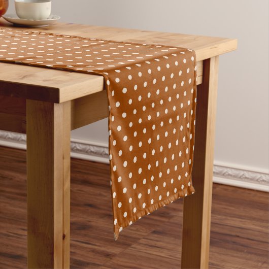 Brown Polka Dots Korte Tafelloper (Voorbeeld)