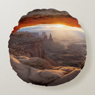 BROWN ROCKY MOUNTAIN TIJDENS SUNSET ROND KUSSEN
