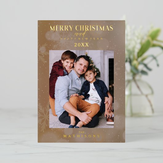 Brown Snowflake Christmas Modern Custom Photo Folie Uitnodiging (Staand Voorkant)