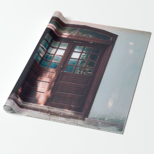 BROWN WOODEN VENSTER OP BLAUWE CONCRETE WALL CADEAUPAPIER