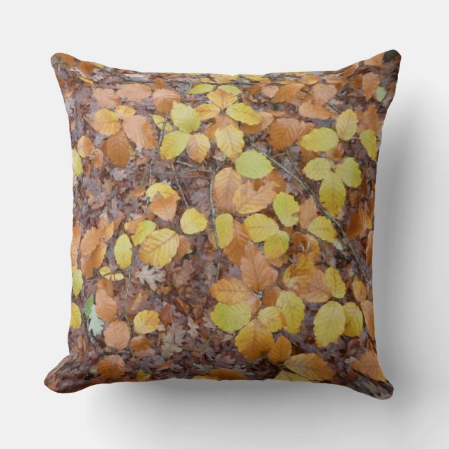 Brown Yellow Autumn Leaves Pattern Throw Pillow Kussen (Voorkant)