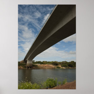 Brug die Guyana verbindt met Brazilië over Takutu Poster