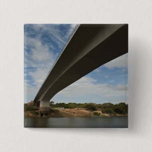 Brug die Guyana verbindt met Brazilië over Takutu Vierkante Button 5,1 Cm