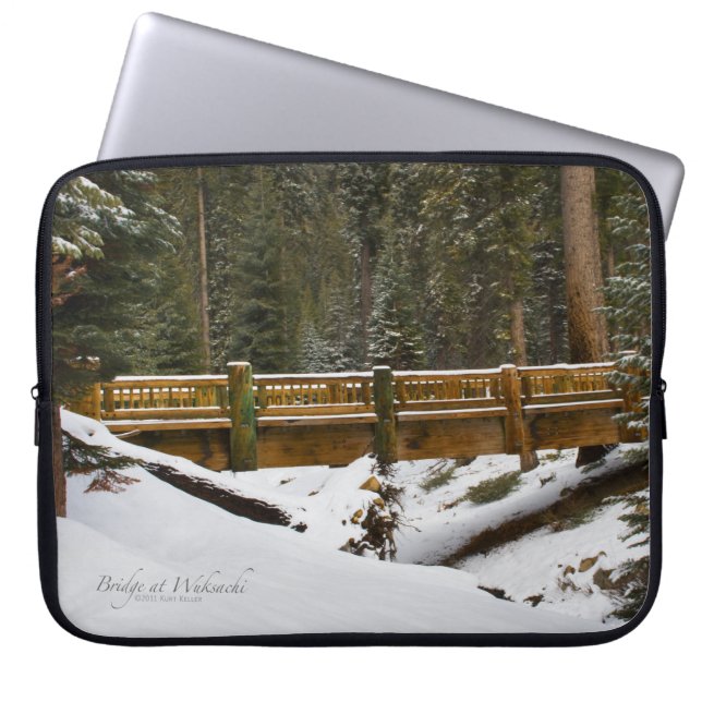 Brug in Wuksachi Laptop Sleeve (Voorkant)