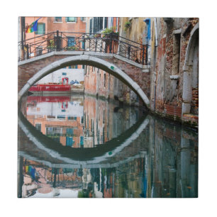 Brug over het Venetiaans kanaal Tegeltje