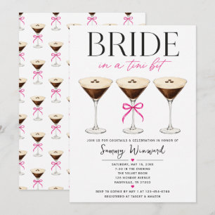 Bruid in een Tini Bit Espresso Martini Bruiloftsfe Kaart