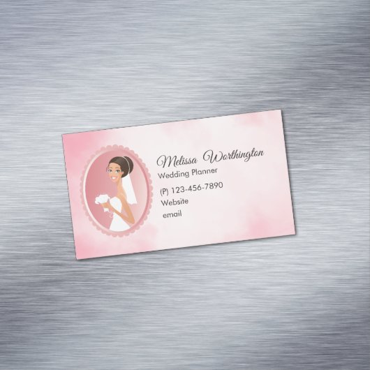 Bruid in een witte trouwjurk met een boeket visitekaartje magneet (Voorbeeld)