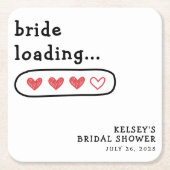 Bruid laadt bruidsfeestje met harten vierkante kartonnen onderzetter (Voorkant)