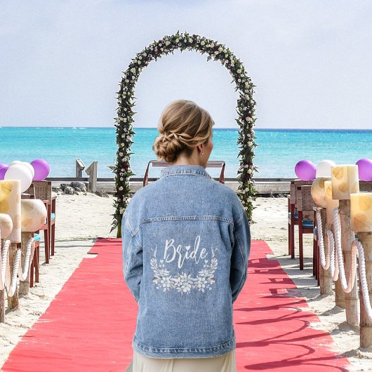 Bruid typografie en bloemstuk bruiloft denim jacket