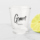 Bruidegom Zwart Wit Script Huwelijk Shot Glas (Voorkant)