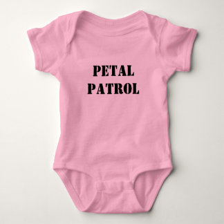 Bruidsfeest van de Petal Patrol Wedding Romper