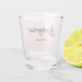 Bruidsmeisje Blush Roze Calligraphy Script Shot Glas (Achterkant)