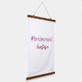 Bruidsmeisje hashtag lichtroze voeg naam bruid sta hangend wandkleed (Gebogen)