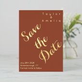 Bruiloft Bewaar de datum Moderne Terracotta Echt G Folie Uitnodiging (Staand Voorkant)