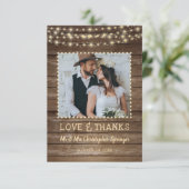 Bruiloft dank u rustieke houten string verlichting bedankkaart (Staand voorkant)