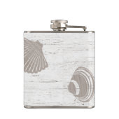 Bruiloft met strandthema houtnerf heupfles (Achterkant)