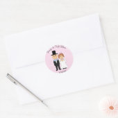 Bruiloft paar roze gepersonaliseerde bruiloft datu ronde sticker (Envelop)
