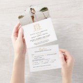 Bruiloft zwart gouden kroon kuif monogram foto all in one uitnodiging (Afscheurbaar)