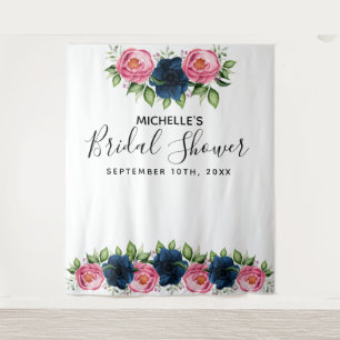 Bruiloftsborrel blauw roze stoffige bloemen wit wandkleed
