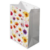 Bruiloftsfeestje "Love In Bloom" Medium Cadeauzakje (Achterkant Gekanteld)