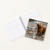 Bruin Beer in Stream Notitieboek (Binnen)