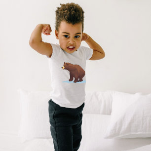 Bruin beer op de sneeuw t-shirt