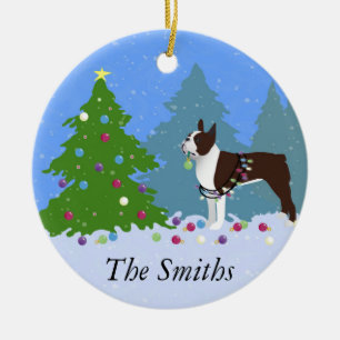 Bruin Boston Terrier in het kerstbos Keramisch Ornament