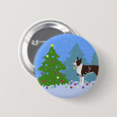 Bruin Boston Terrier in het kerstbos Ronde Button 5,7 Cm (Voorkant /achterkant)
