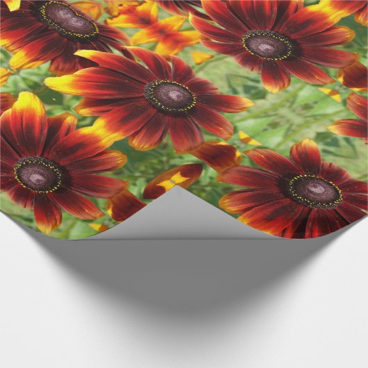 Bruin en Gouden Bloem Glanzend Verpakkend Document Cadeaupapier (Hoek)