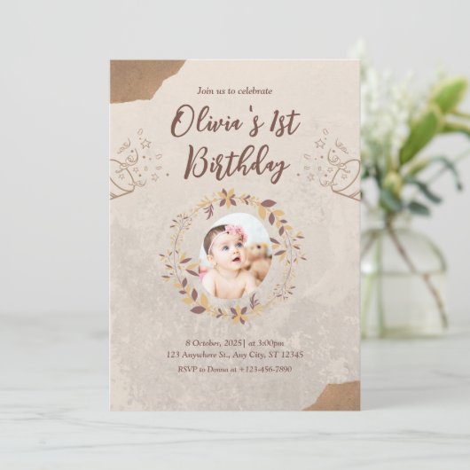 Bruin gescheurd papier 1e verjaardag uitnodiging (Staand voorkant)