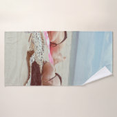 Bruin glazen flesje voor twee vrouwen badhanddoek (Badhanddoek)