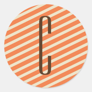 Bruin Monogram op Retro Oranje Diagonale Strepen Ronde Sticker