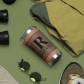 Bruin nep leer stiches monogram aangepaste naam geïsoleerde drinkbeker