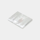 Bruin paard in een winterbos met sneeuwval post-it® notes (Schuin)