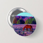 Bruin paard in Paarse gras Ronde Button 5,7 Cm (Voorkant /achterkant)