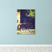 Bruin paard loopt canvas afdruk (Insitu (Houten vloer))