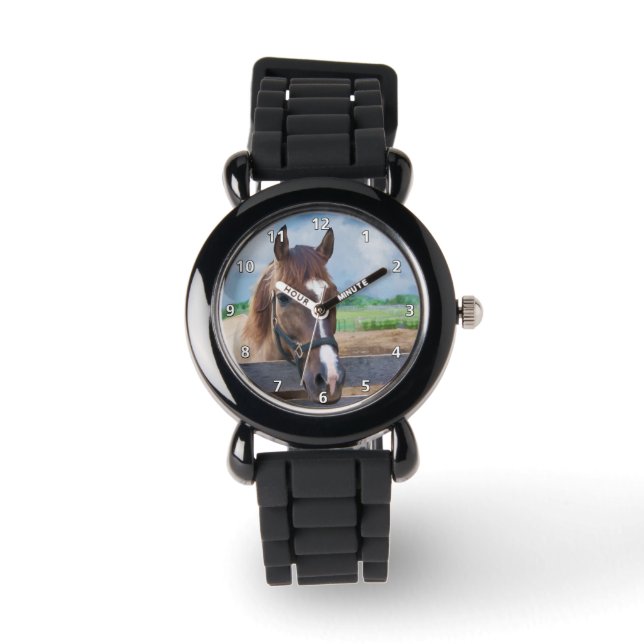 Bruin paard met Halter Horloge (Voorkant)