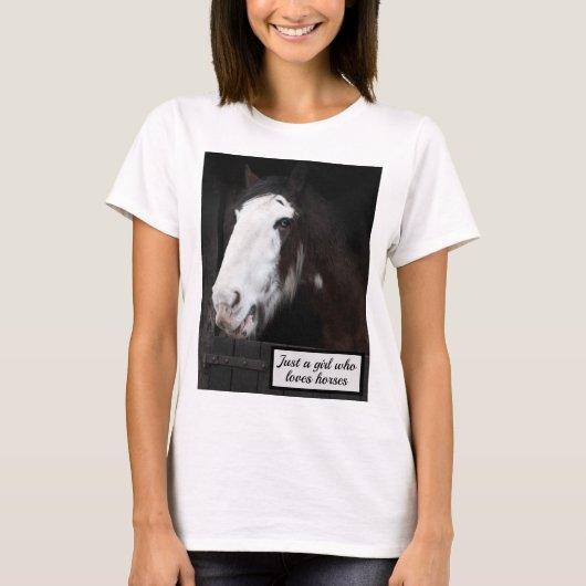 Bruin paard op Boerderij Gewoon een meisje dat van T-shirt (Voorkant)