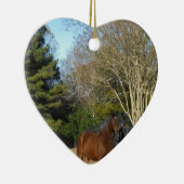 Bruin paard tegen een hek keramisch ornament (Rechts)