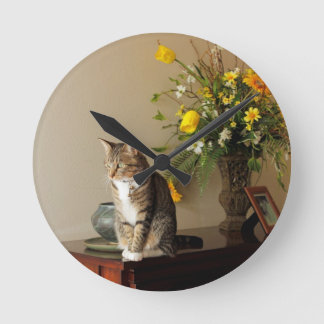 Bruin zwarte tablet katten Zitten op pianolemen Ronde Klok