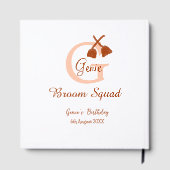 Bruine bezem Squad Verjaardag naam perzik monogram Gastenboek (Achterkant)