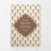 Bruine crème Ikat Alles in een Indiase bruiloft Drieluik Uitnodiging (Cover)