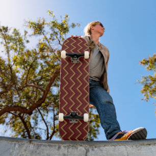 Bruine en rode tinten chevron zigzag skateboard