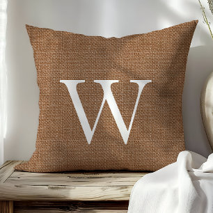 Bruine jutezak aangepaste kussens met monogram