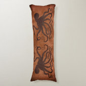 Bruine Octopus op Chocolade - Lichaamskussen (Voorkant Verticaal)