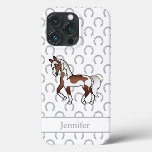 Bruine Pinto Dravend Paard Cartoon Illustratie iPhone 13 Pro Hoesje