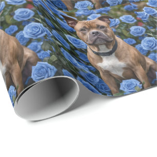 Bruine Staffy in blauwe rozentuin, Cadeaupapier
