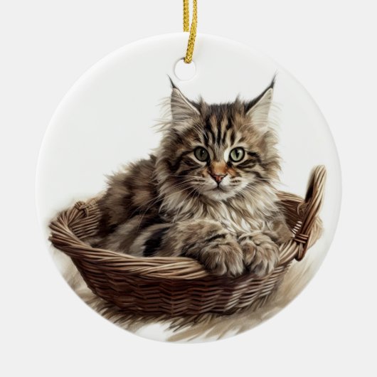  BRUINE TABBY MAINE COON CAT IN KATTENBED KERAMISCH ORNAMENT (Voorkant)