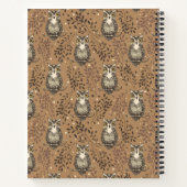 Bruine Uil Geïllustreerd Bospatroon Notitieboek (Achterkant)