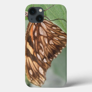 , bruine vlinder draagtas iPhone 13 hoesje